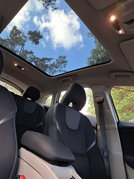 Volvo V40 4 of 9