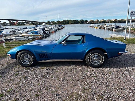 Chevrolet Corvette 3 of 8