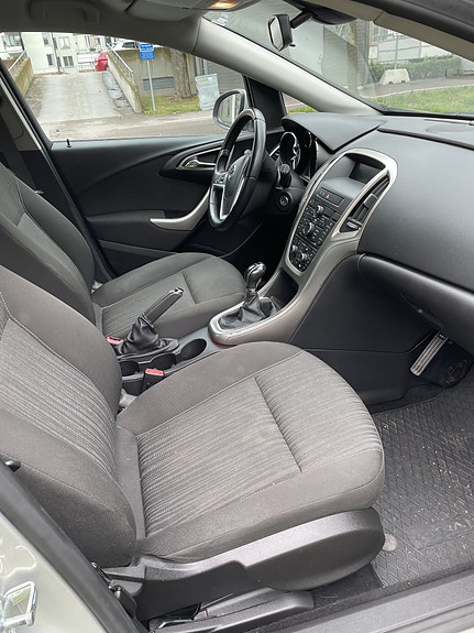 Opel Astra 4 of 6
