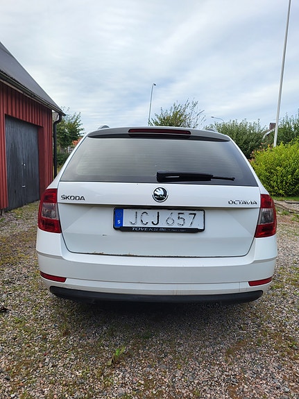 Skoda Octavia 3 of 9