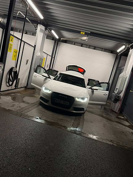 Audi A6 3 of 9