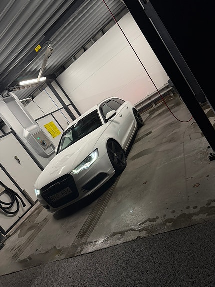 Audi A6 2 of 9