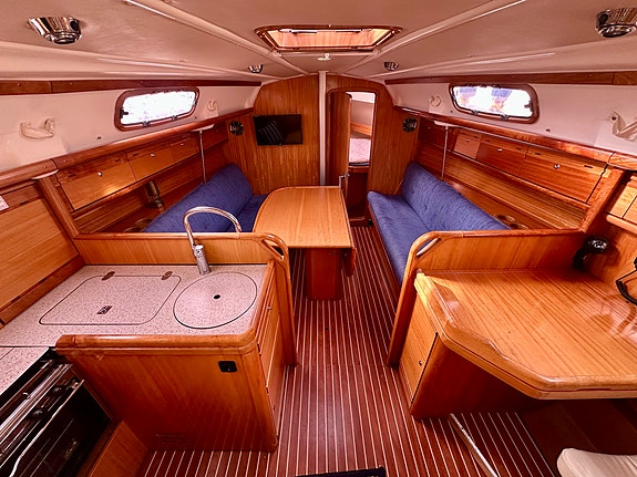 Bavaria 30 Cruiser 2007 – fint skick, sparsamt använd, nya segel 2022 4 of 7