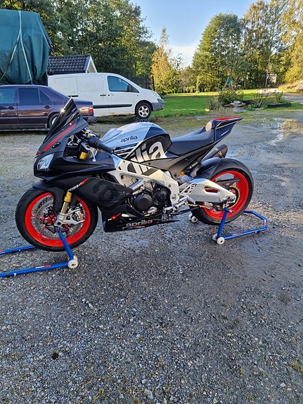 Aprilia 1100 factory 2 of 2