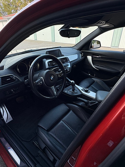 BMW 118i 3 of 7