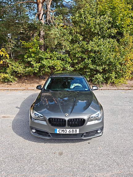BMW 520d 2 of 5