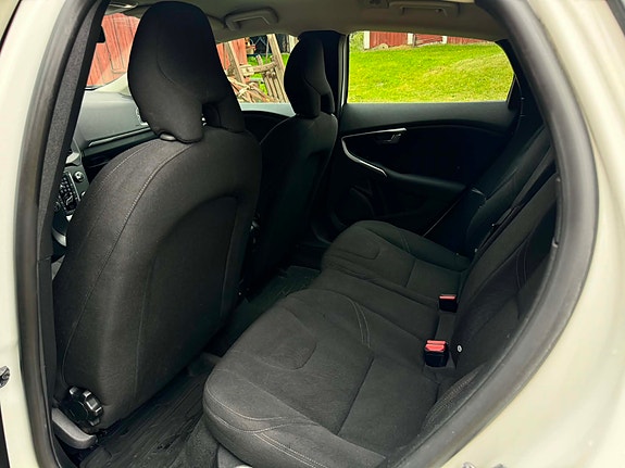 Volvo V40 6 of 8