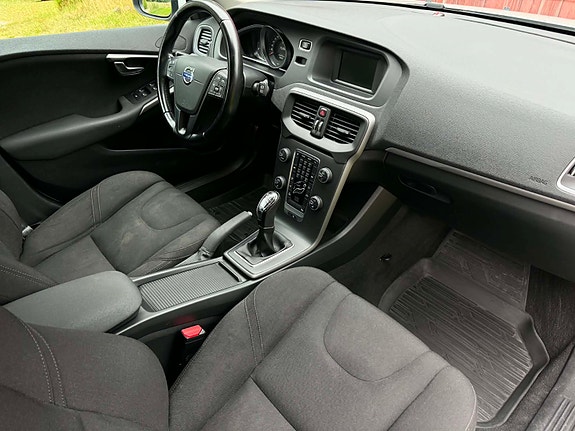 Volvo V40 7 of 8