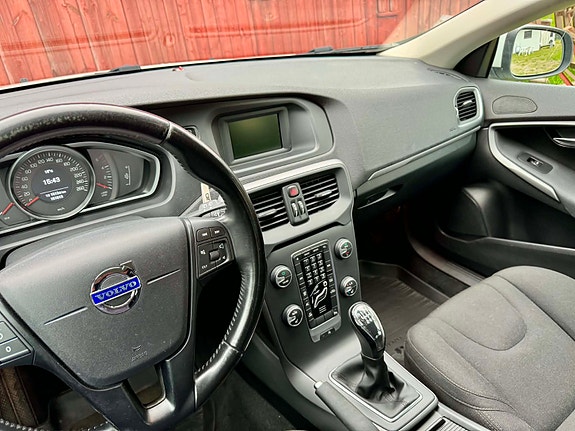 Volvo V40 8 of 8