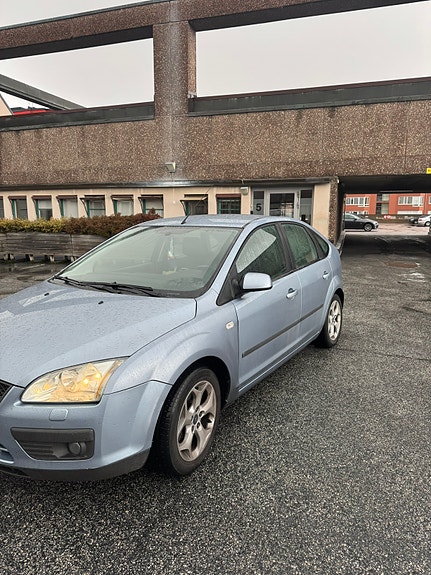 Ford Focus 5 of 9