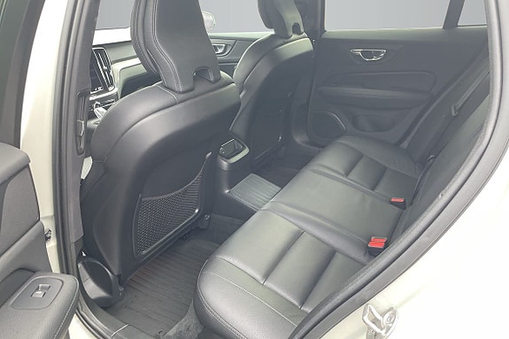 Volvo V60 11 of 18