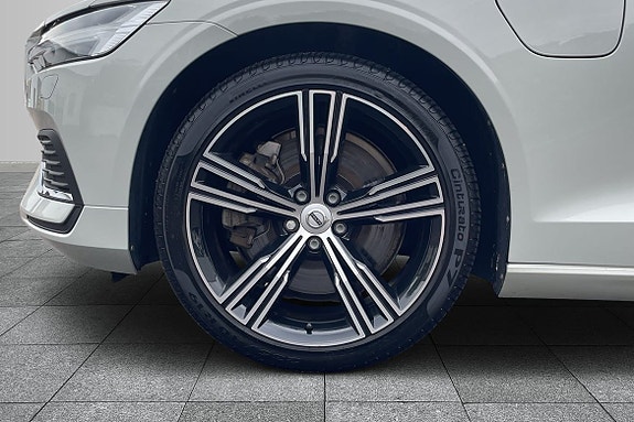 Volvo V60 8 of 18