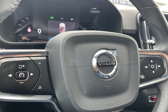 Volvo XC40 17 of 18