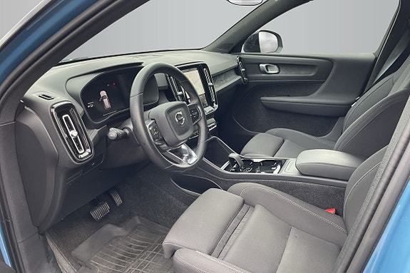 Volvo XC40 10 of 18