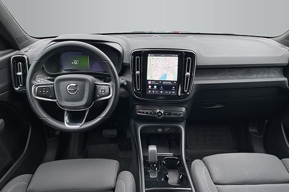 Volvo XC40 12 of 18