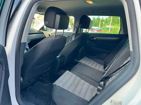 Volkswagen Passat 5 of 6