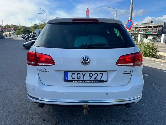 Volkswagen Passat 4 of 6