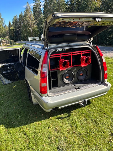 Volvo V70 6 of 15
