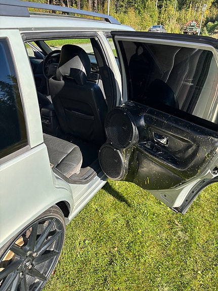 Volvo V70 9 of 15