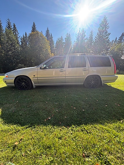 Volvo V70 4 of 15