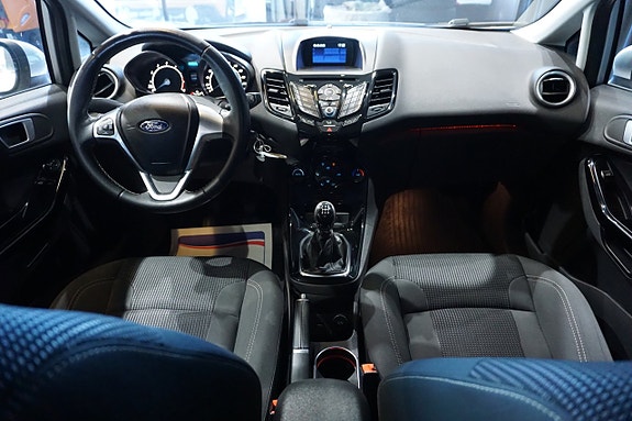 Ford Fiesta 9 of 13