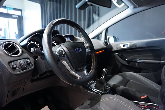 Ford Fiesta 10 of 13