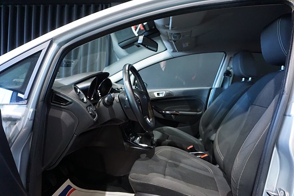 Ford Fiesta 11 of 13