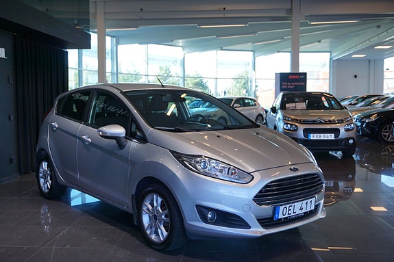 Ford Fiesta 2 of 13