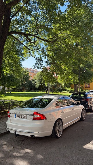 Volvo S80 2 of 3