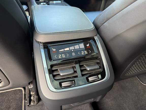 Volvo XC90 19 of 30