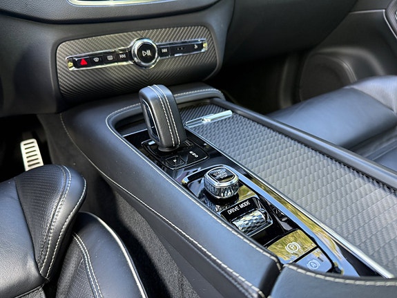 Volvo XC90 25 of 30
