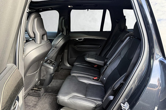 Volvo XC90 16 of 30