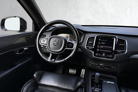 Volvo XC90 12 of 30
