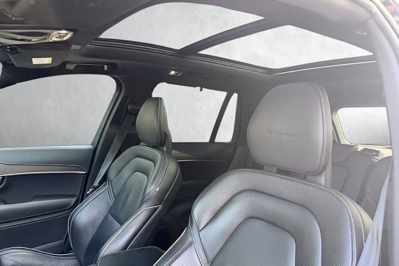 Volvo XC90 15 of 30