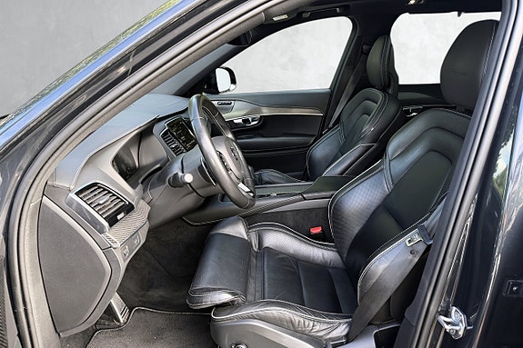 Volvo XC90 14 of 30