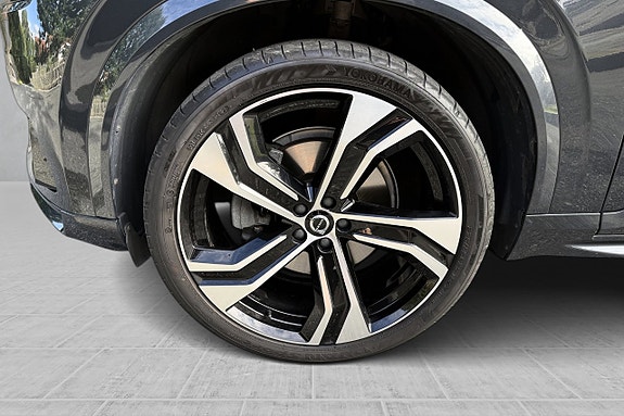 Volvo XC90 6 of 30