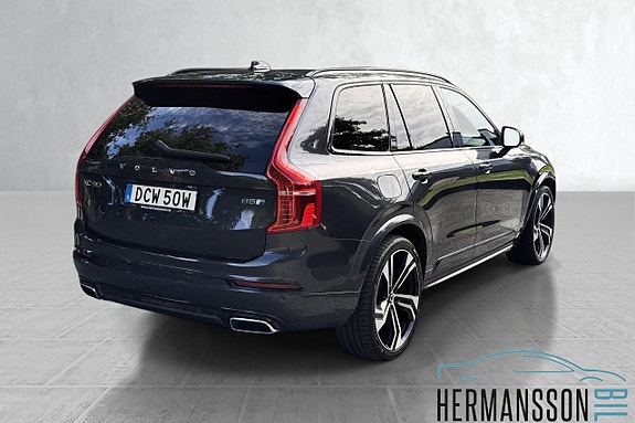 Volvo XC90 10 of 30