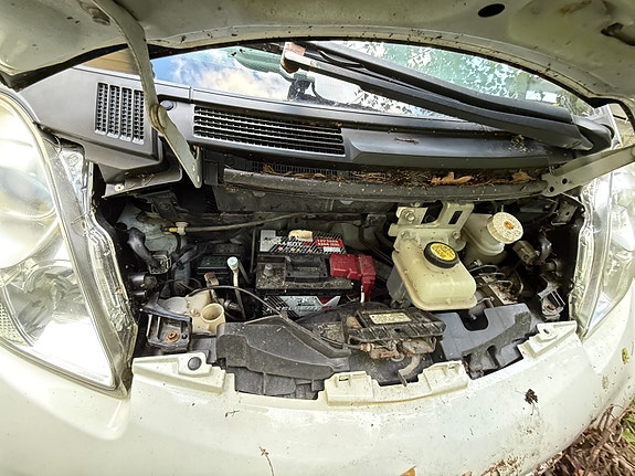 Peugeot iOn 5 of 9