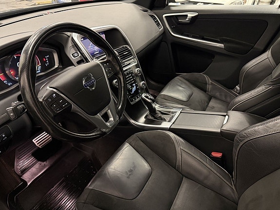 Volvo XC60 10 of 22