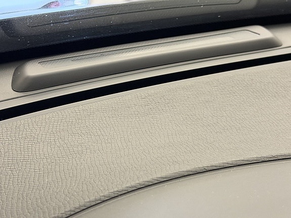 Volvo XC60 17 of 22