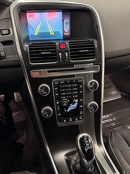 Volvo XC60 14 of 22
