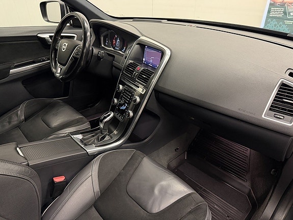 Volvo XC60 8 of 22