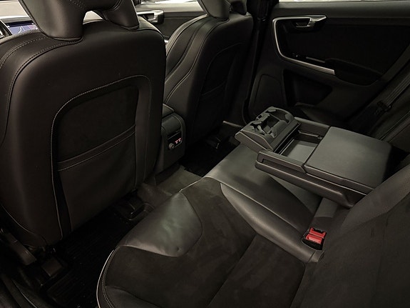 Volvo XC60 11 of 22