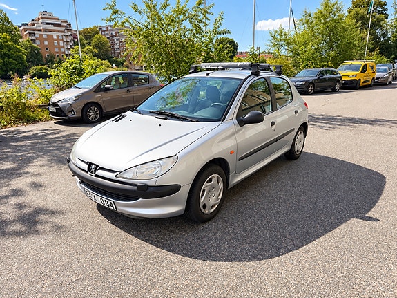Peugeot 206 2 of 5