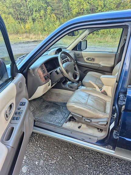 Mitsubishi Pajero Sport 5 of 8