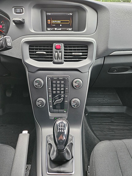 Volvo V40 14 of 18