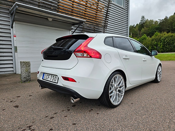 Volvo V40 5 of 18