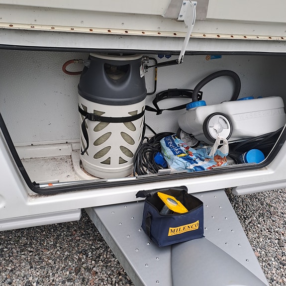 Adria Andora  552 UL 11 of 12