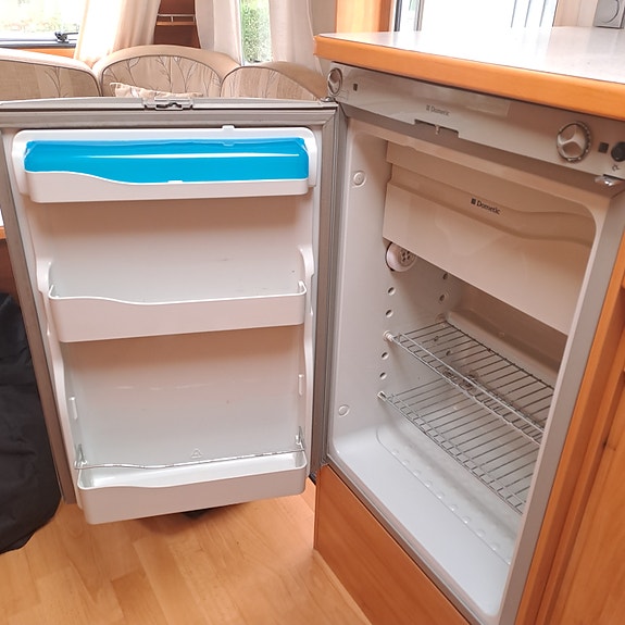 Adria Andora  552 UL 7 of 12