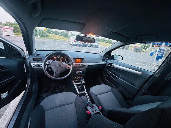 Opel Astra 4 of 6